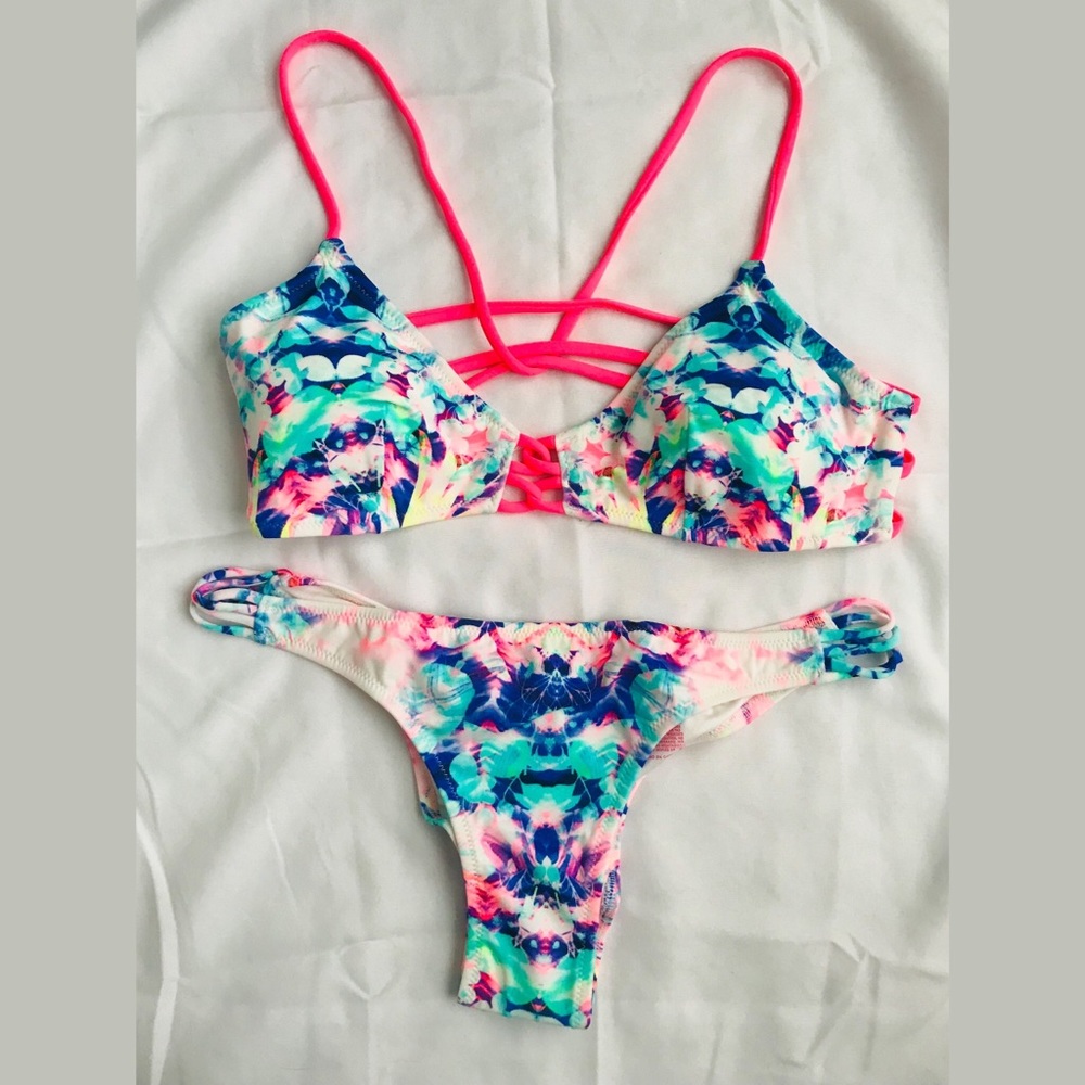 Victoria’s Secret bikini